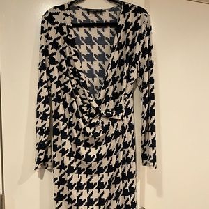 Jones New York Houndstooth Long Sleeve Dress